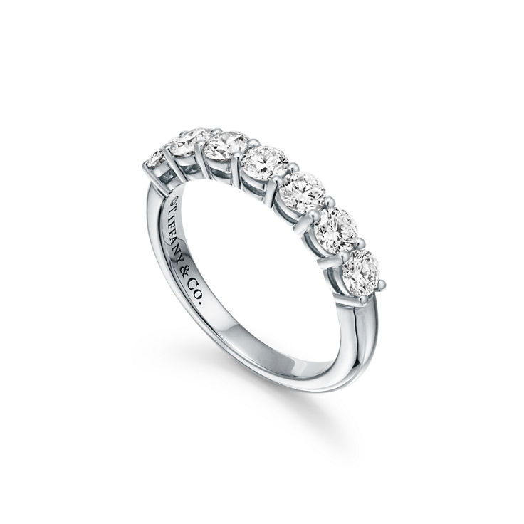 Tiffany Forever:Band Ring in Platinum with a Half-circle of Diamonds, 3.5 mm image number 4