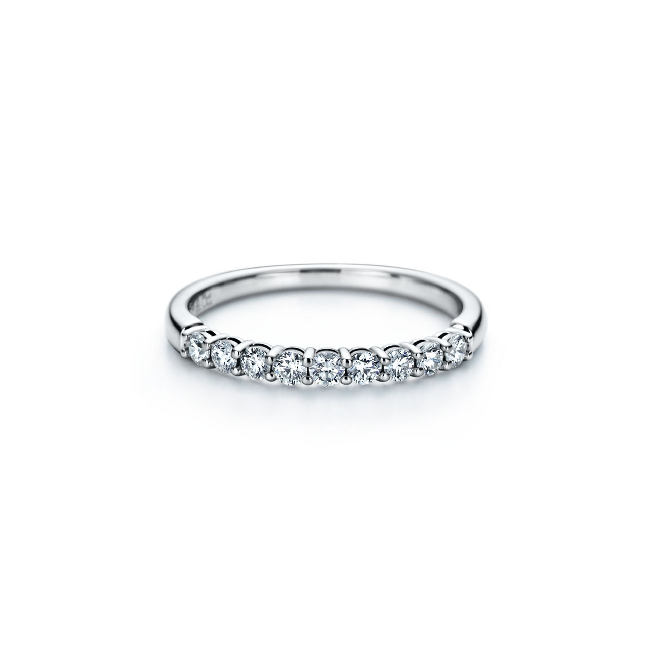 Ehering in Platin mit Halbkreis aus Diamanten, 2,2 mm
