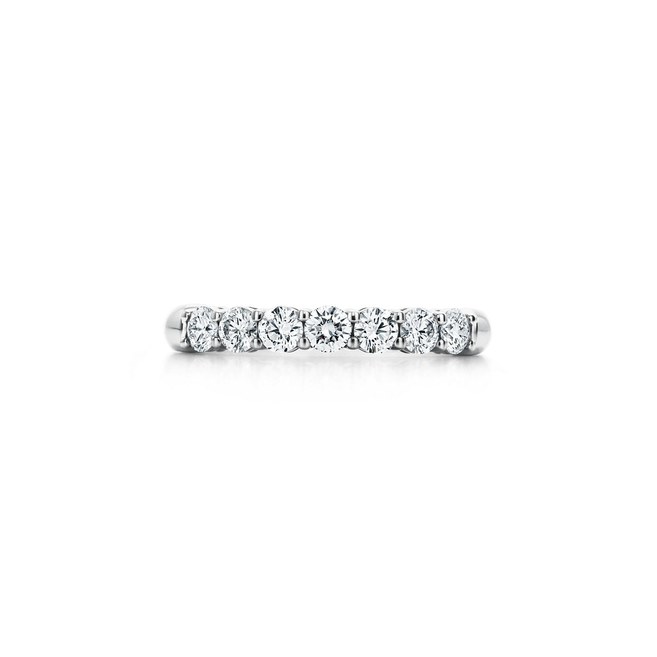 Tiffany Forever:Ehering in Platin mit Halbkreis aus Diamanten, 3 mm breit Bildnummer 0