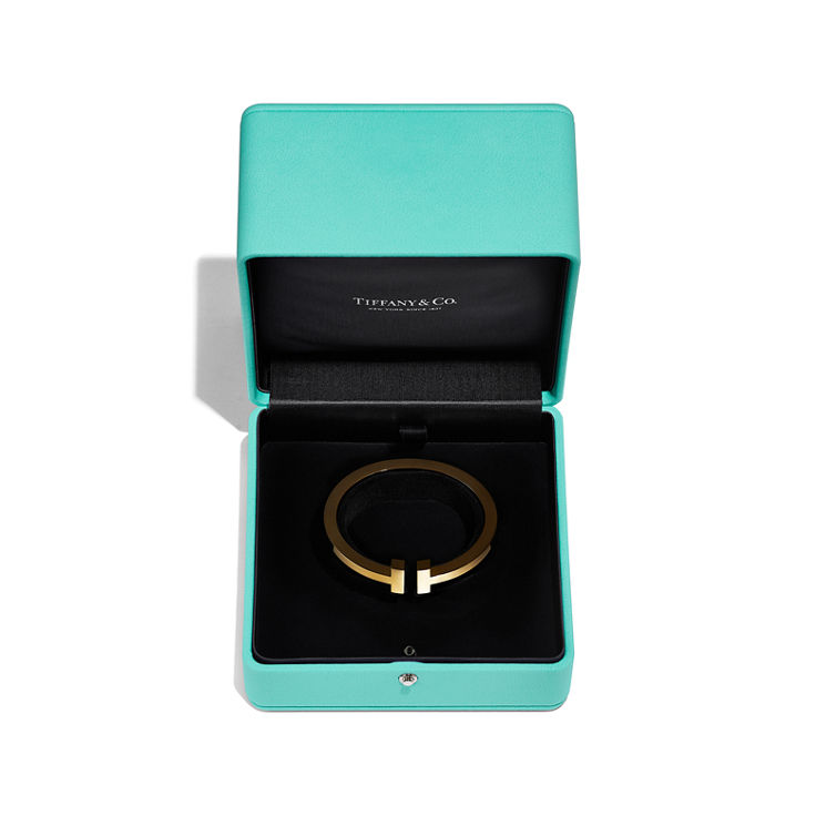 Tiffany T:Square Bracelet in Yellow Gold image number 5