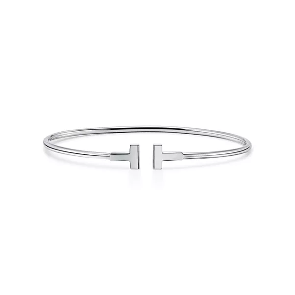 Narrow Wire Bracelet in White Gold