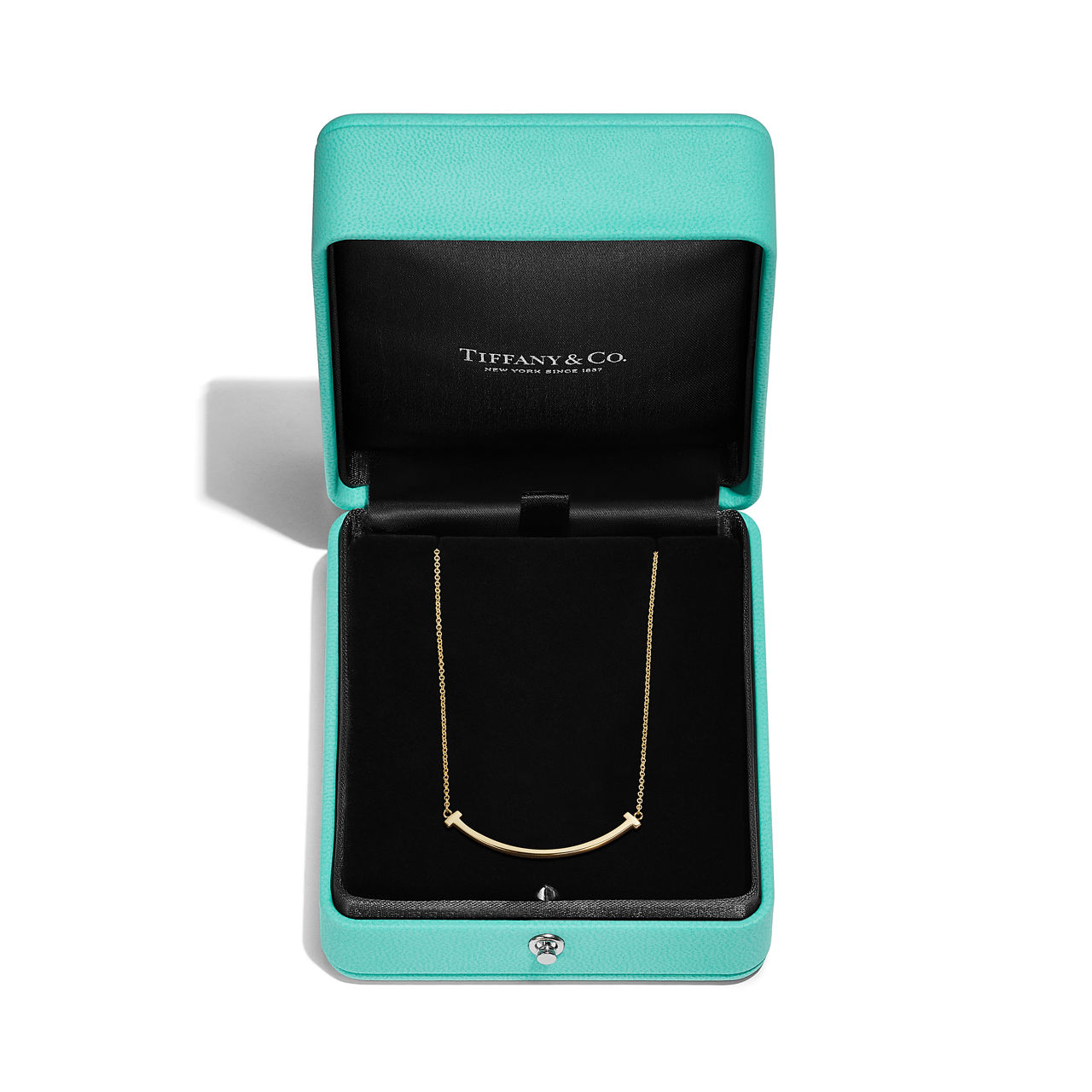 Tiffany T:Smile Pendant in Yellow Gold, Small | Tiffany & Co. US