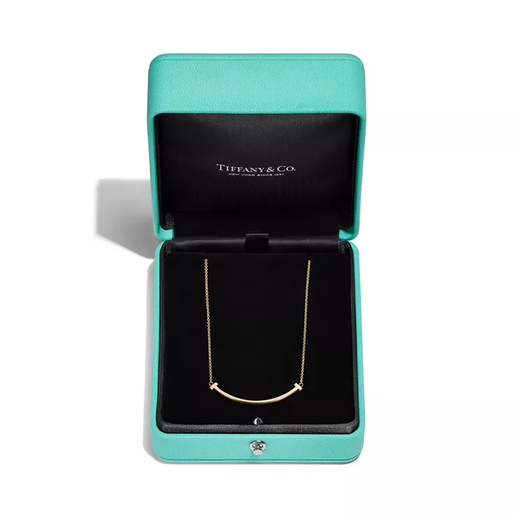 Tiffany T:Pendentif Smile en or jaune 18 carats. Small, 5