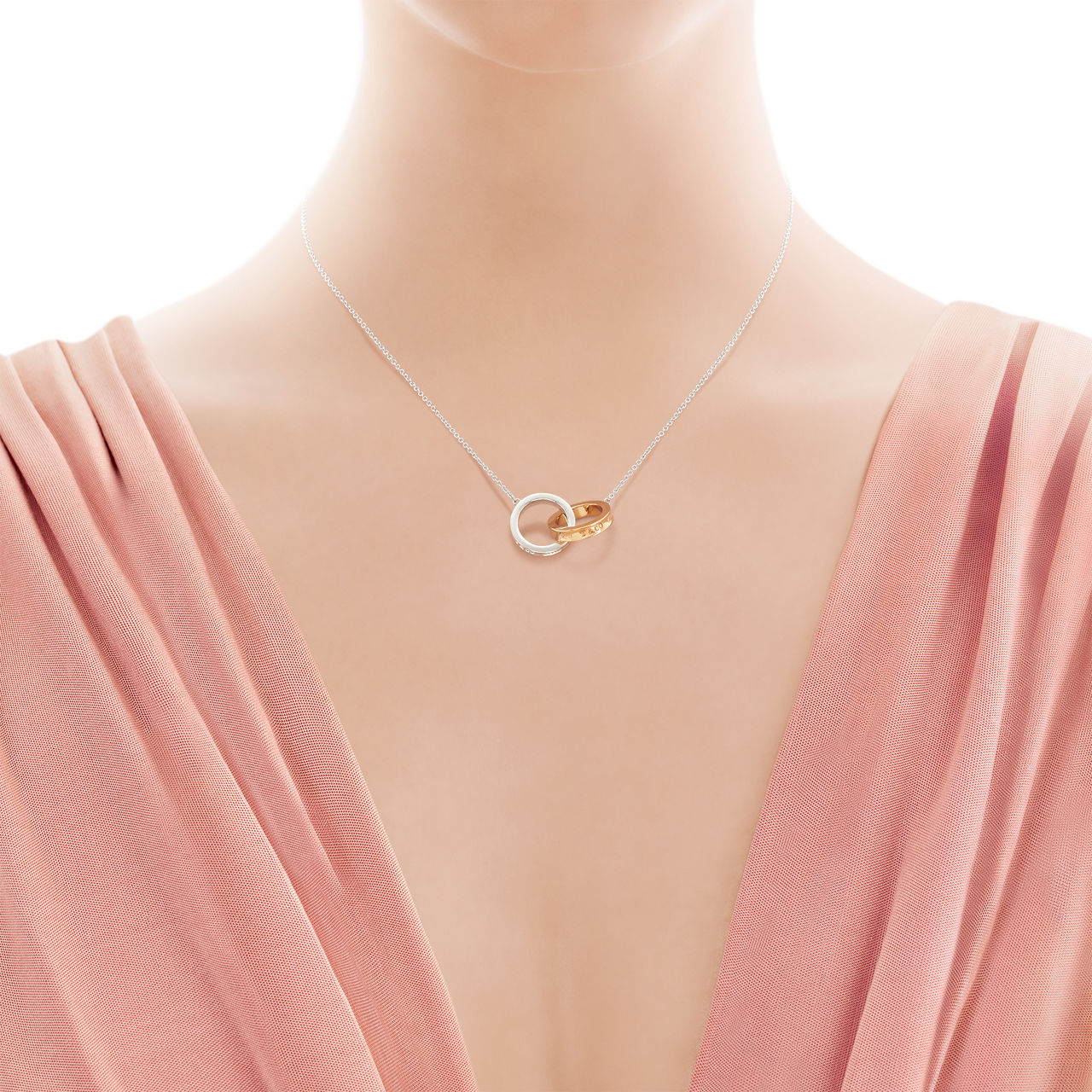  colgante con aros entrelazados 