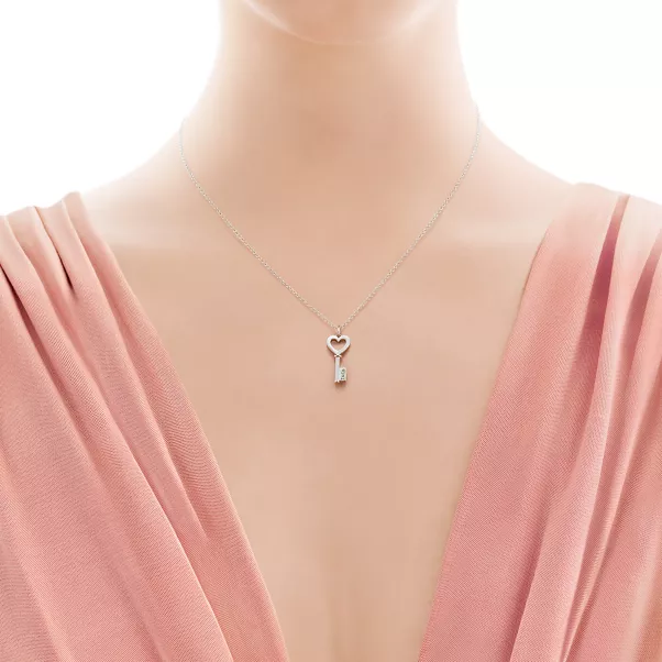 Schlüssel-Anhänger mit Herz in Silber