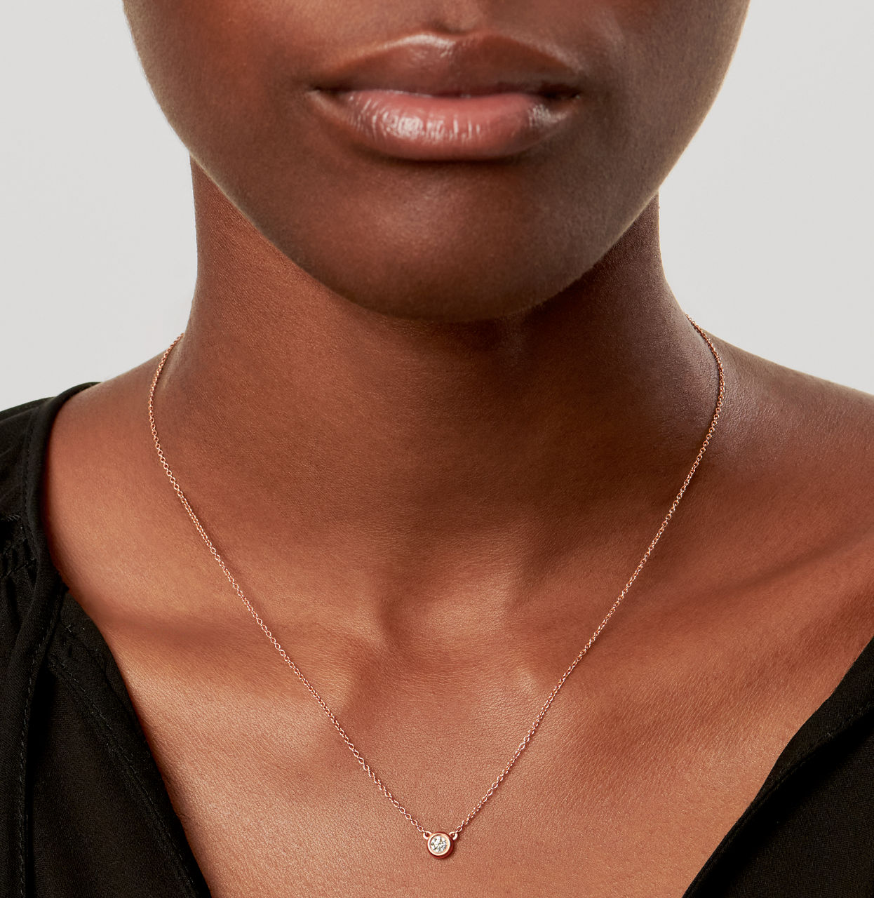 Colgante con un único diamante Diamonds by the Yard® en oro amarillo
