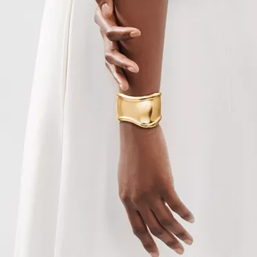 Elsa Peretti®:Small Bone Cuff in Yellow Gold, 43 mm Wide, 2