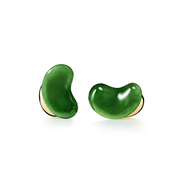 Boutons de manchette Bean design en or jaune 18 carats et jade vert. 20 mm.