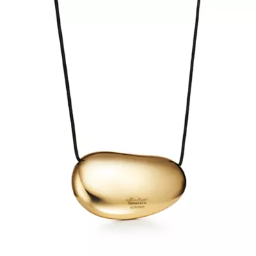 Elsa Peretti®:Bean® design Pendant in Yellow Gold, 50 mm, 2