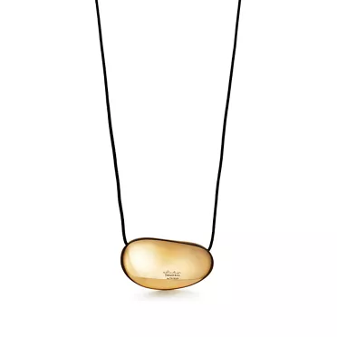 Elsa Peretti®:Bean® design Pendant in Yellow Gold, 50 mm, 3