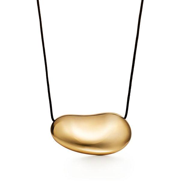 Elsa Peretti®:Bean design Pendant in Yellow Gold, 50 mm