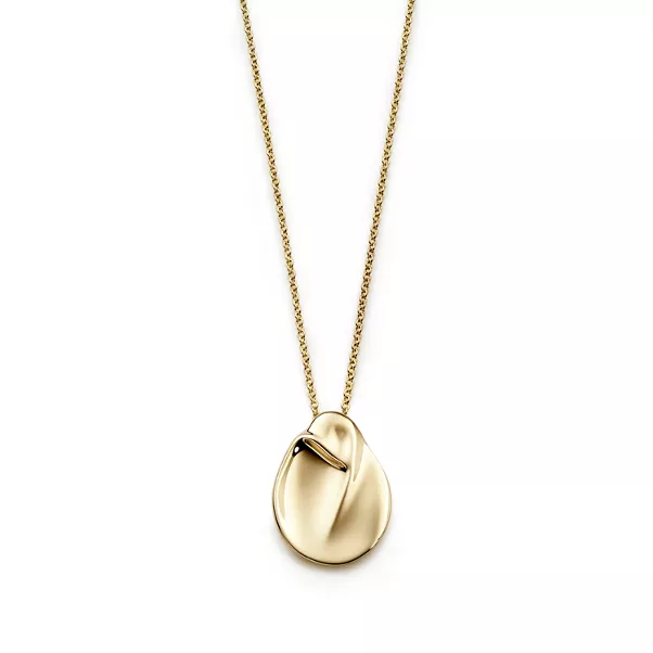 Madonna Pendant