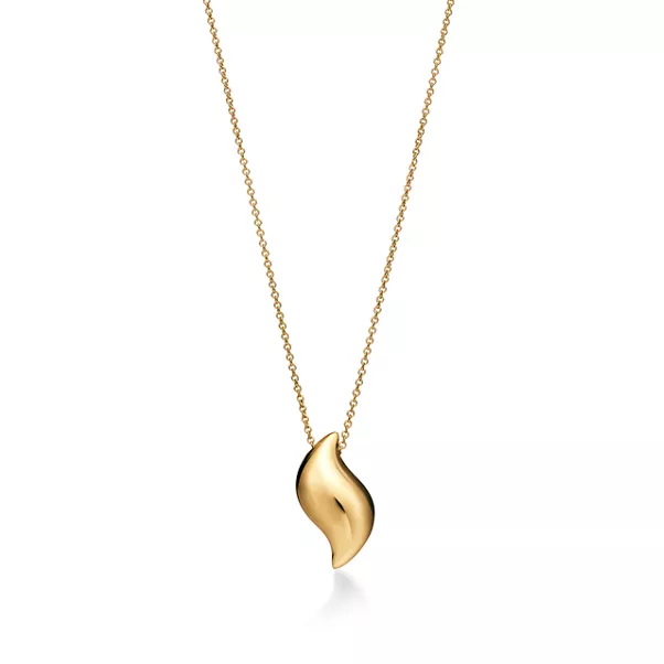 Feather Pendant in Yellow Gold