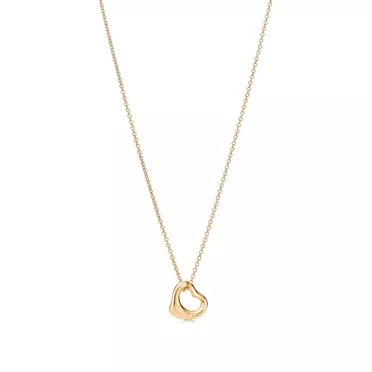 Elsa Peretti®:Open Heart Pendant in Yellow Gold, 11 mm, 2
