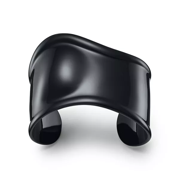 Brazalete Bone pequeño con acabado negro sobre cobre