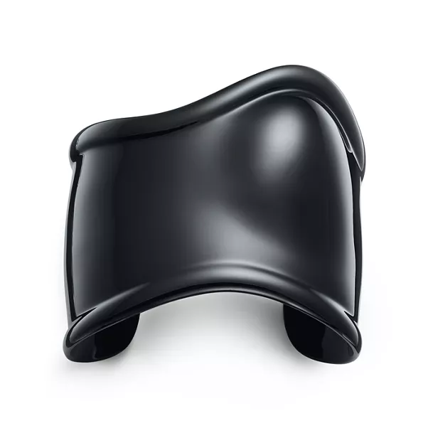 Brazalete Bone mediano con acabado negro sobre cobre