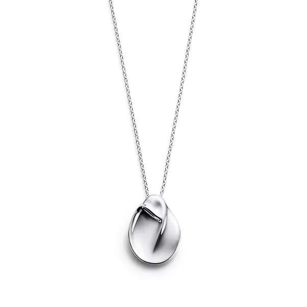 Madonna Pendant 