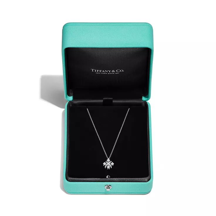 Sixteen Stone by Tiffany:Pendant in Platinum with Diamonds, 5