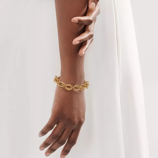 Circle Bracelet in Yellow Gold
