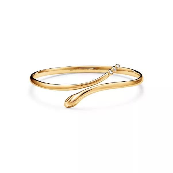 Snake Bangle in Yellow Gold with Diamonds