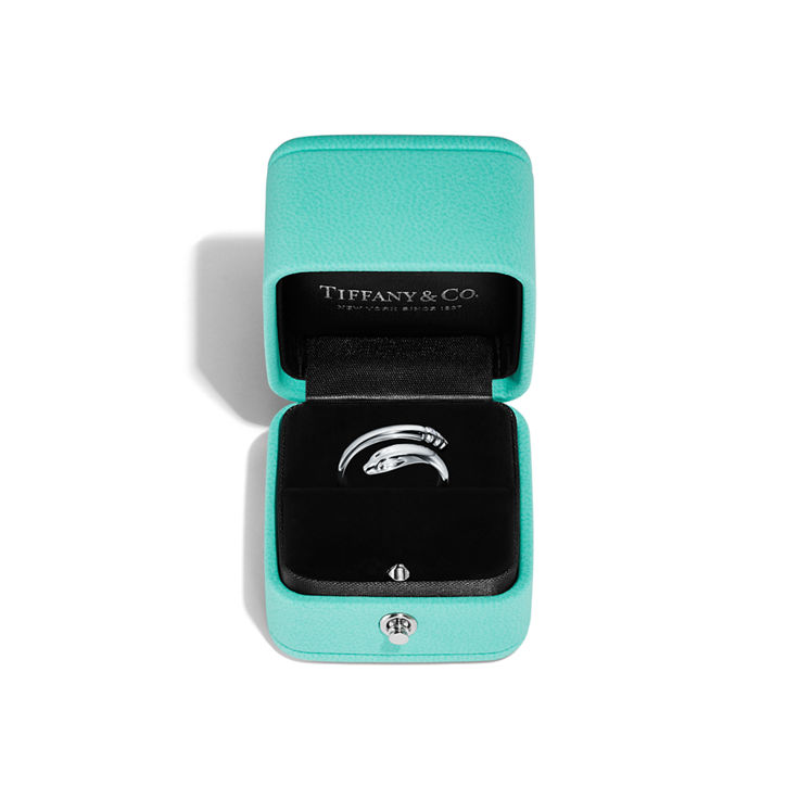 Elsa Peretti®:Snake Ring in Platinum image number 4