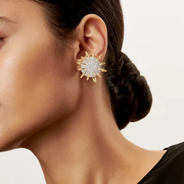Ear Clips in gold with diamonds in platinum