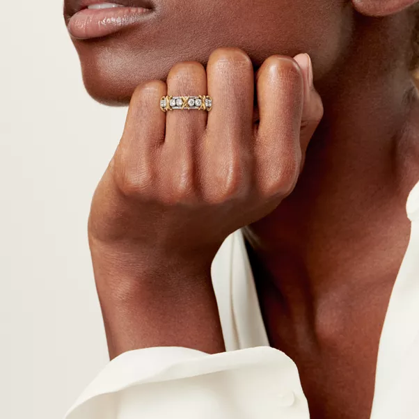 Ring in Gelbgold und Platin mit Diamanten