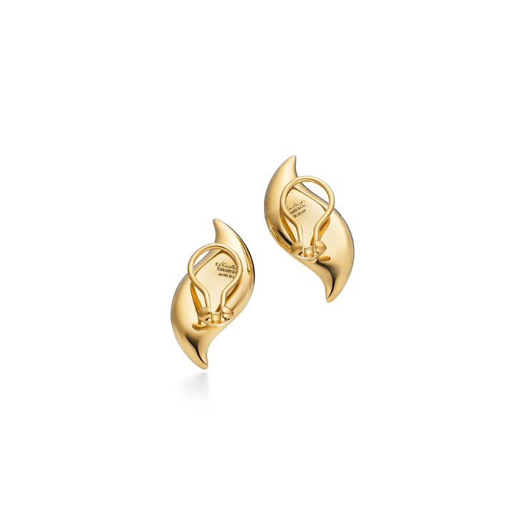 Elsa Peretti®:Feather Ear Clips image number 4