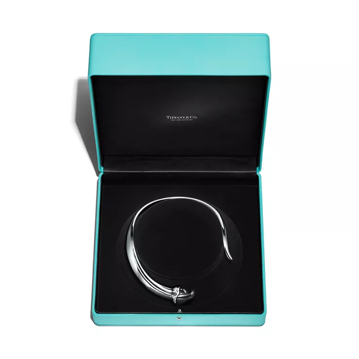 Elsa Peretti®:Claw Necklace in Sterling Silver with Black Nephrite Jade, 4