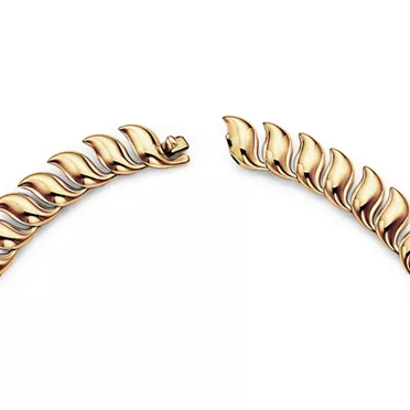 Elsa Peretti®:Feather Necklace in Yellow Gold, 2