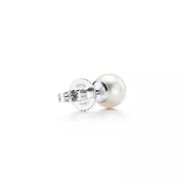 Collezione Tiffany Signature&reg; Pearls:Orecchini in oro bianco, 6-6,5 mm, 3