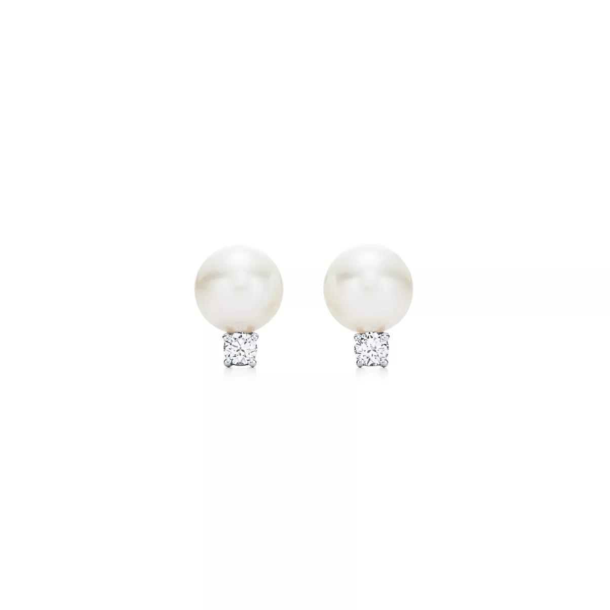 Stud Earrings in White Gold with Diamonds, 7-7.5 mm