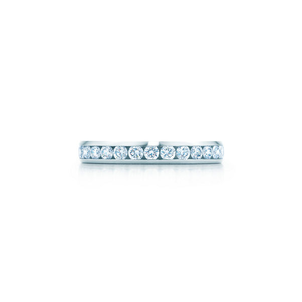 Tiffany® Setting: Ehering in Platin mit Vollkreis an Diamanten, 3 mm