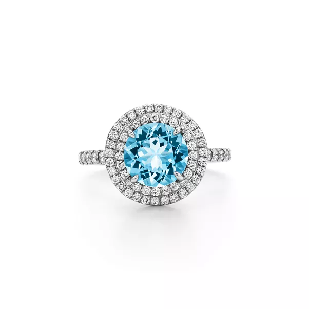 Ring in Platin mit einem Aquamarin und Diamanten