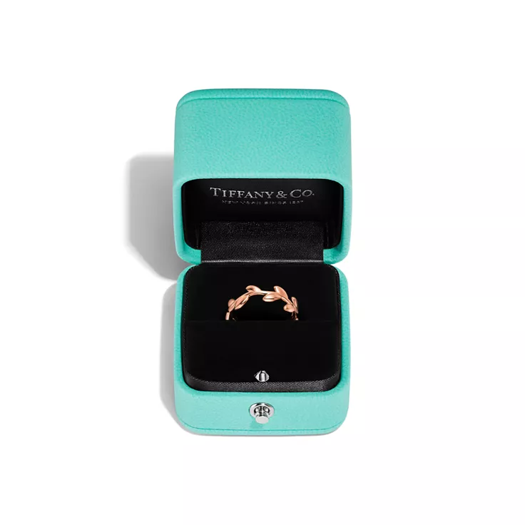 Paloma Picasso&reg;:Olive Leaf Band Ring in Rose Gold, Narrow, 4