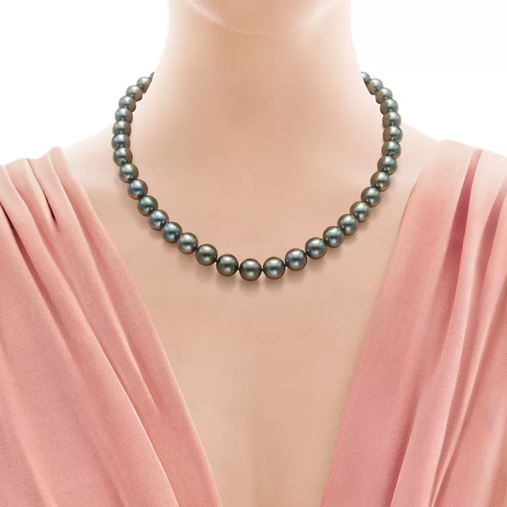 Collar de perlas, 1
