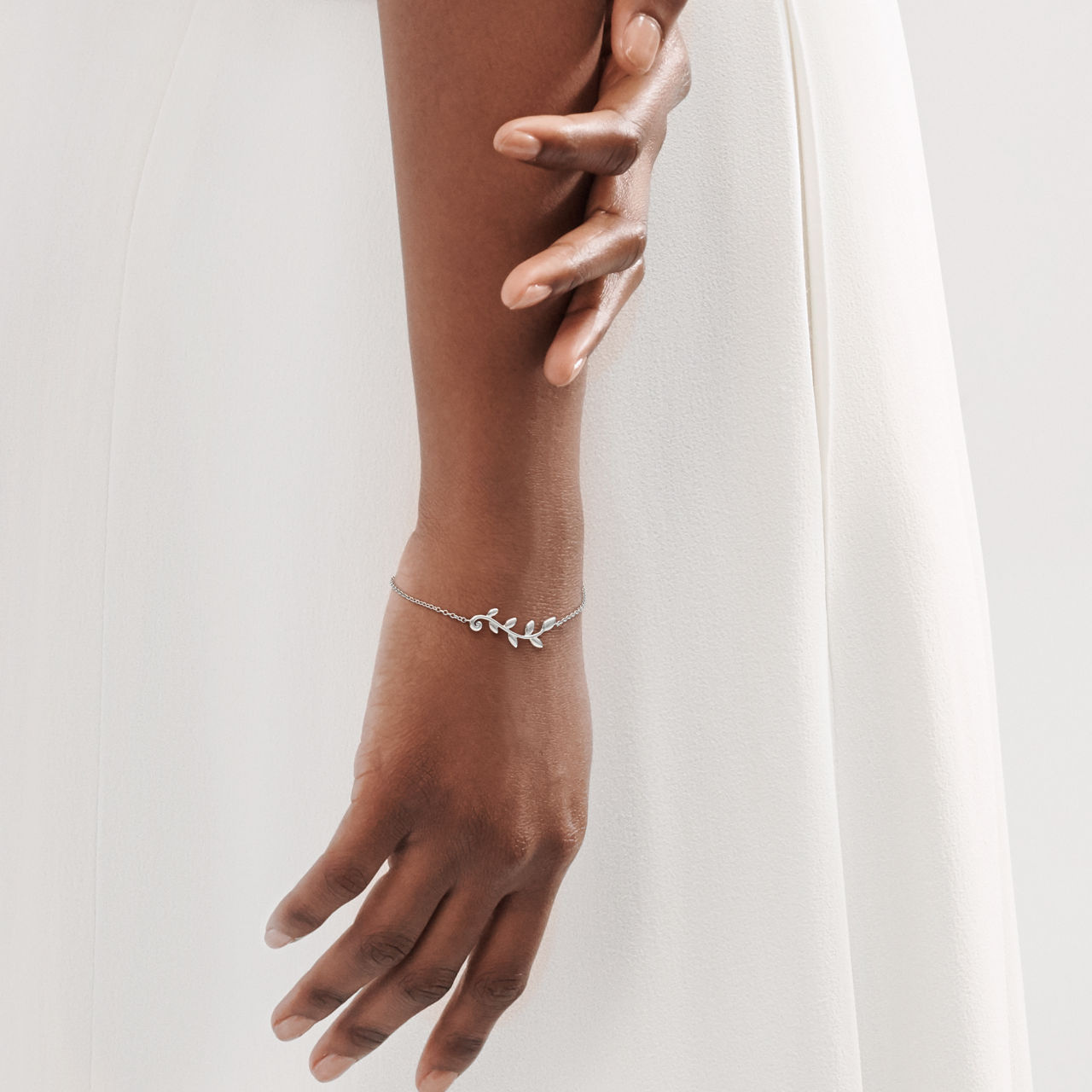 Olive Leaf Vine Armband 