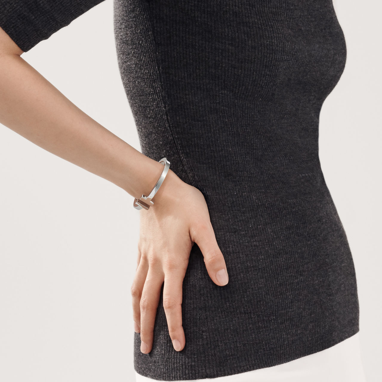 Square Bracelet in White Gold