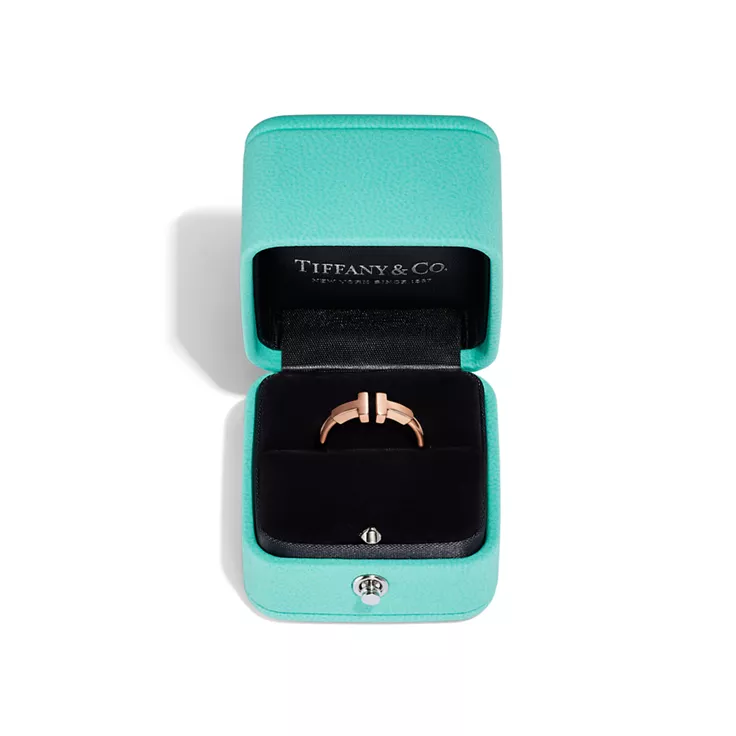 Tiffany T:Wire Ring in Rose Gold, 5