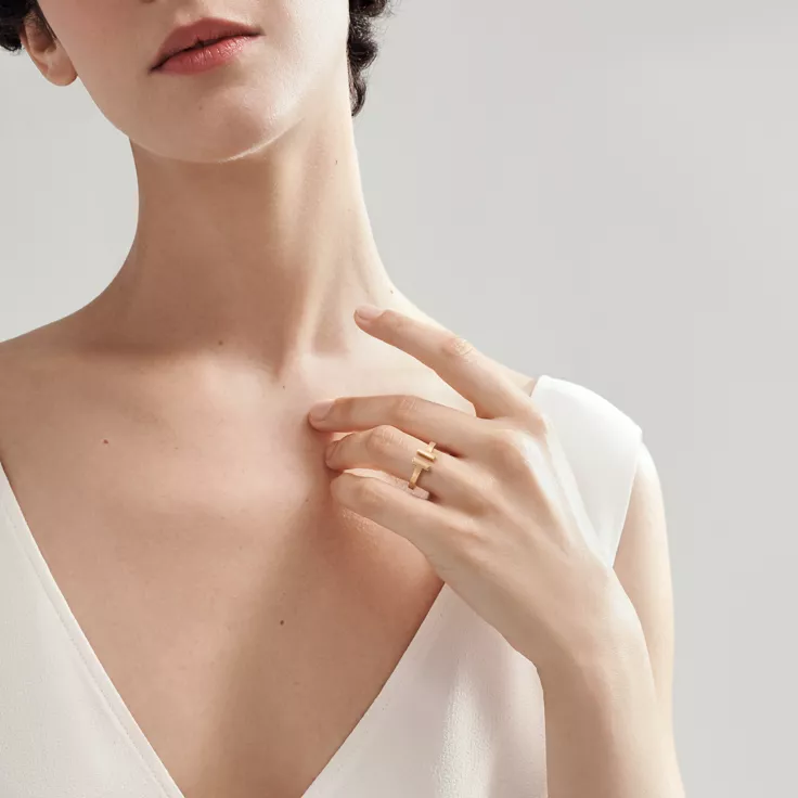 Tiffany T:Square Ring in Ros&eacute;gold, 1