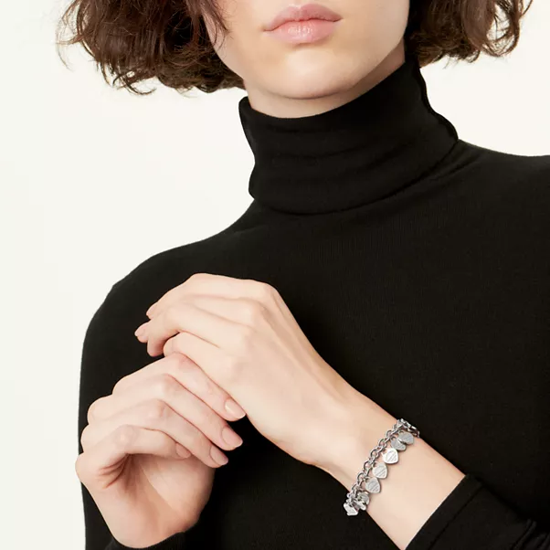 Collezione Return to Tiffany&trade;:Bracciale Multi-Heart Tag in argento