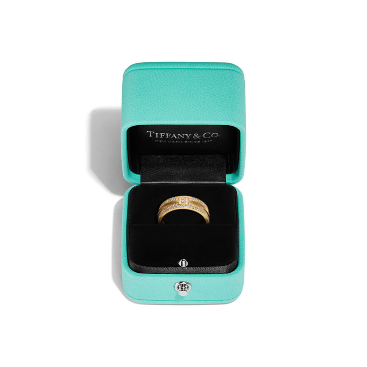 Tiffany T:Wide Pavé Diamond Ring in Yellow Gold image number 5