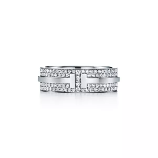 Anello a fascia con pavé di diamanti in oro bianco
