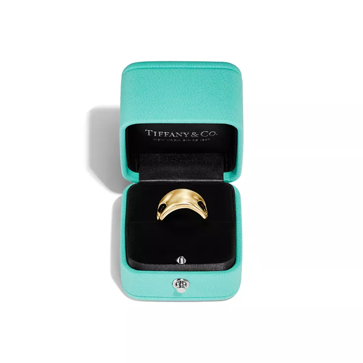 Elsa Peretti&reg;:Open Side Ring in Yellow Gold, 5