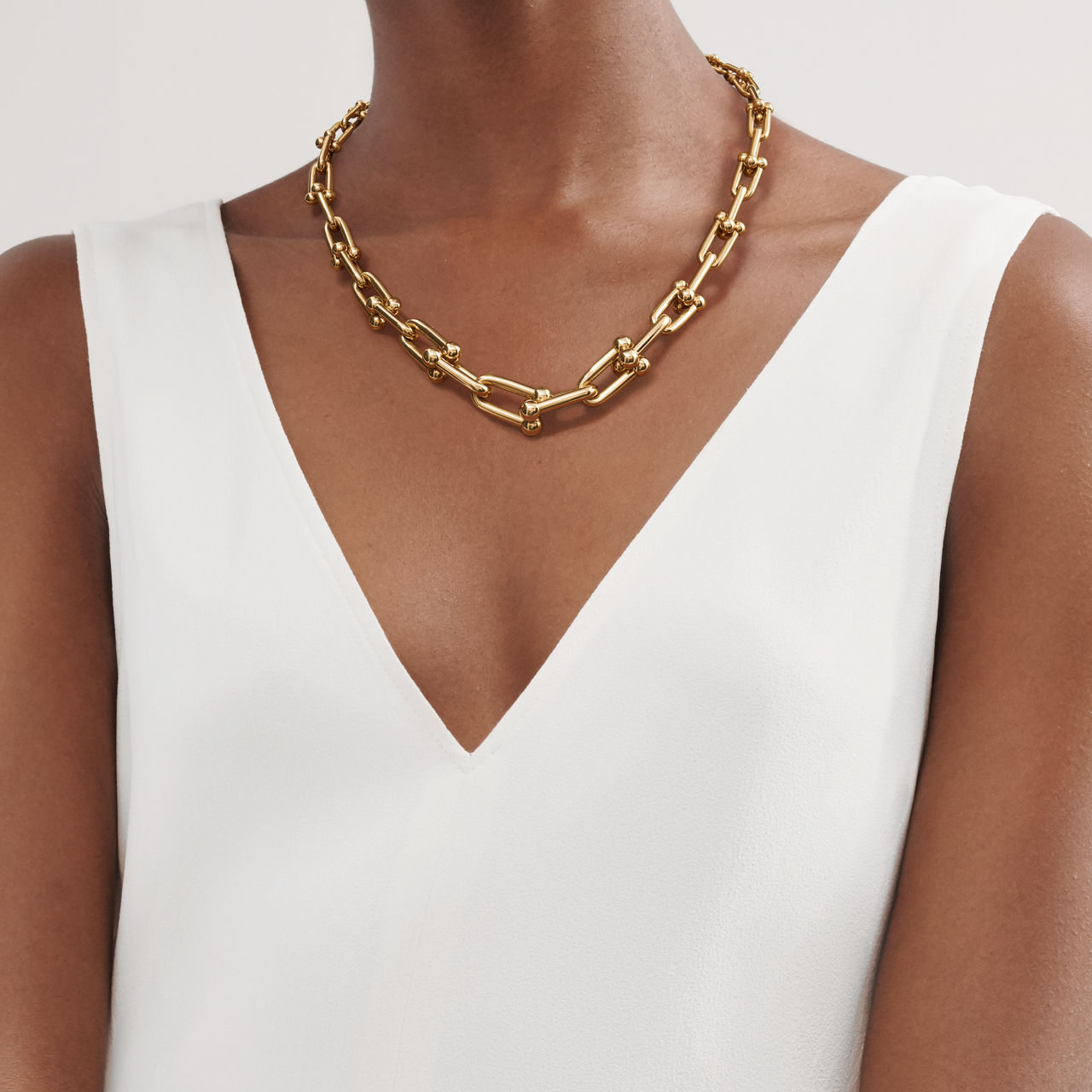 Collar de eslabones escalonados de oro amarillo