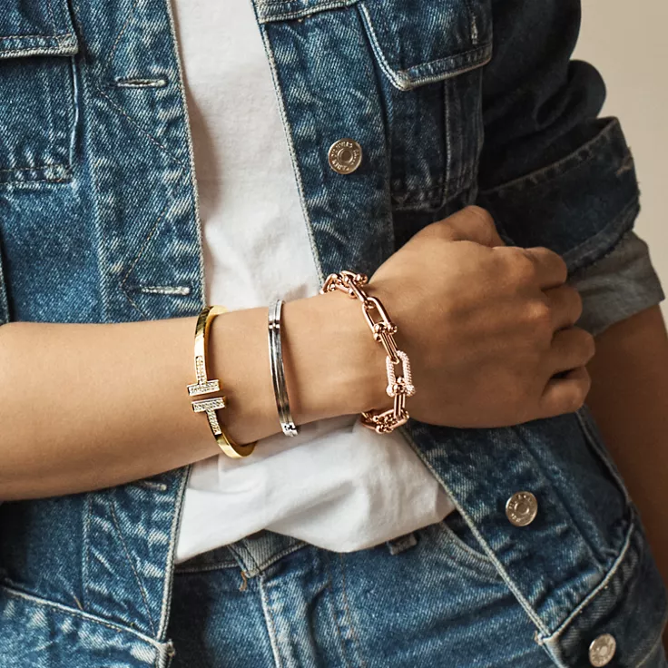 Tiffany T:Pavé Diamond Square Bracelet in Yellow Gold, 5
