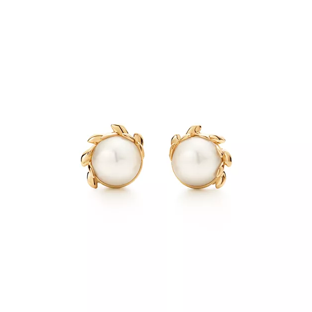 Paloma Picasso®:Olive Leaf Pearl Earrings image number 0