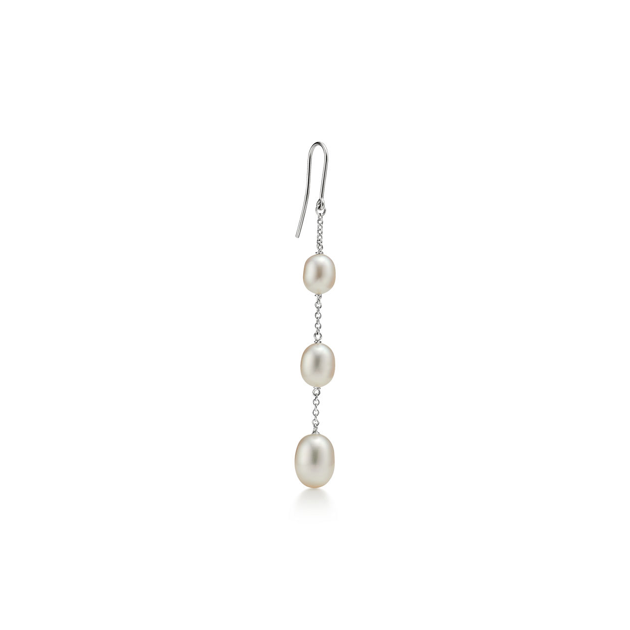 Elsa Peretti®:Pearls by the Yard™ Chain Earrings  image number 2