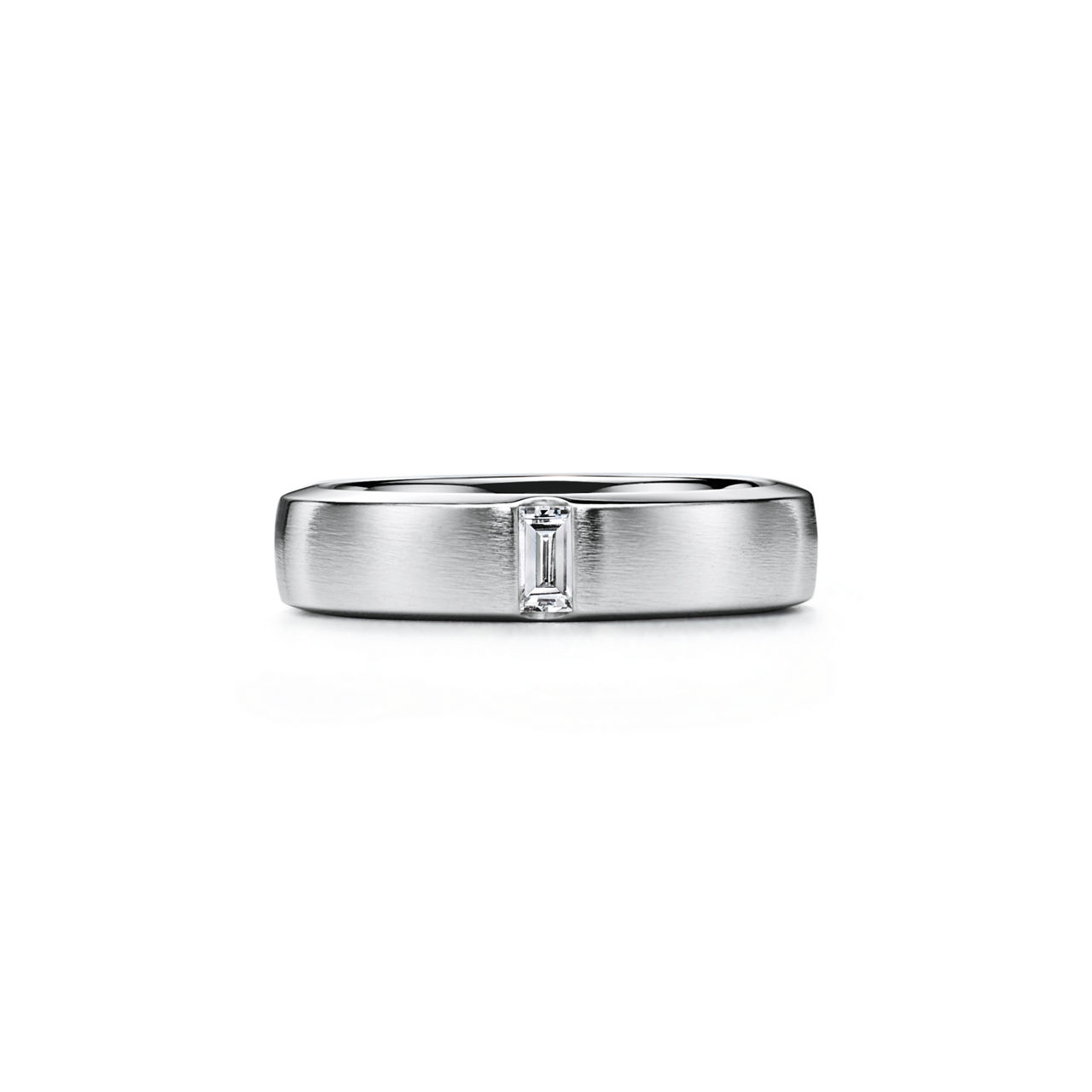 Satin Finish Ring in Platinum with a Diamond, 5 mm