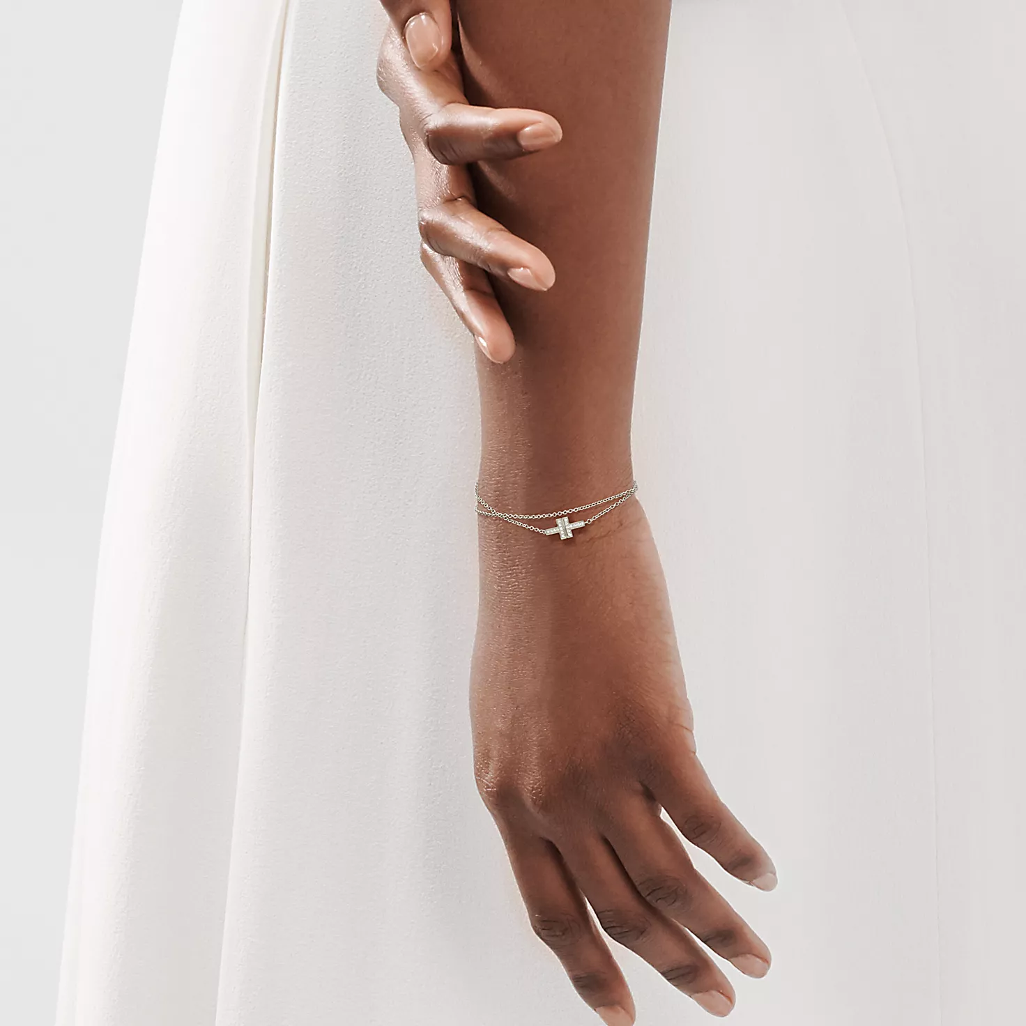 Tiffany T:다이아몬드 더블 체인 브레이슬릿, 18K 화이트 골드 이미지 번호 1